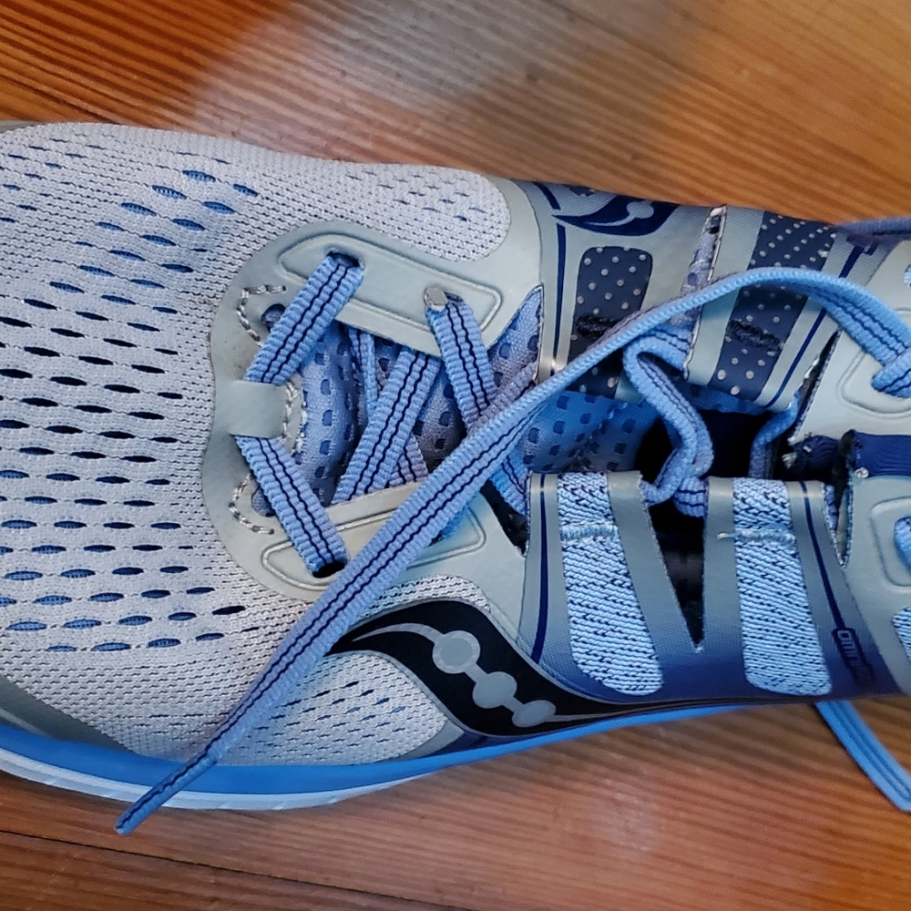 Saucony Women's size 9-W Everun shoes